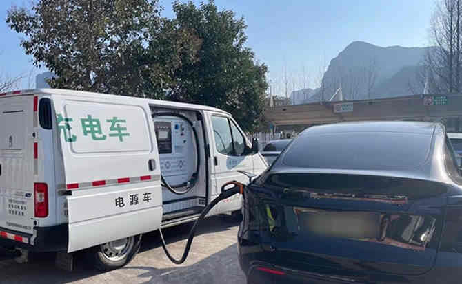 东乡区汽车搭电